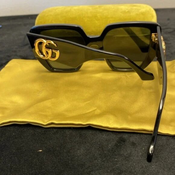 Gucci Women's Geometric Black Frame Sunglasses - Picture 6 of 10